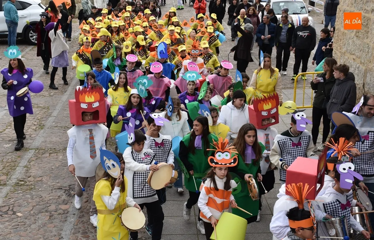 Foto 11 - El Colegio Mir&oacute;briga abre con gran colorido un Carnaval &lsquo;de cine&rsquo;