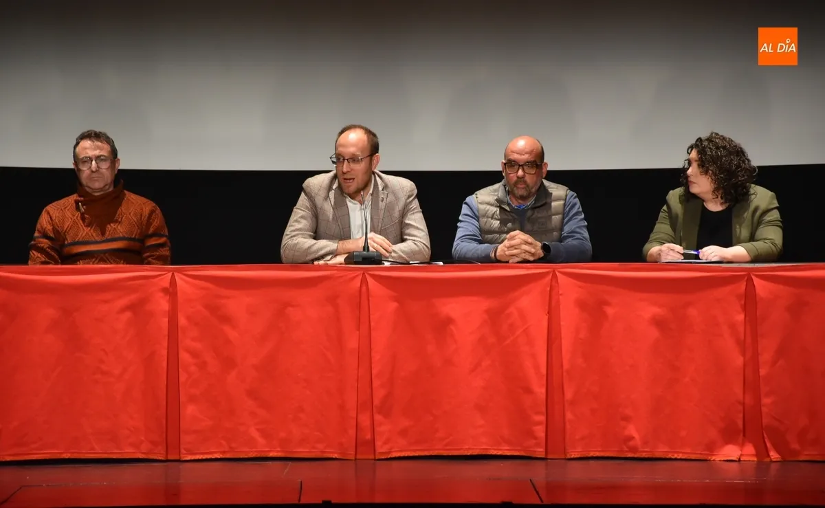 Foto 10 - Los montadores de los tablaos presentan la &ldquo;locura&rdquo; de contar con un rejoneador en Carnaval