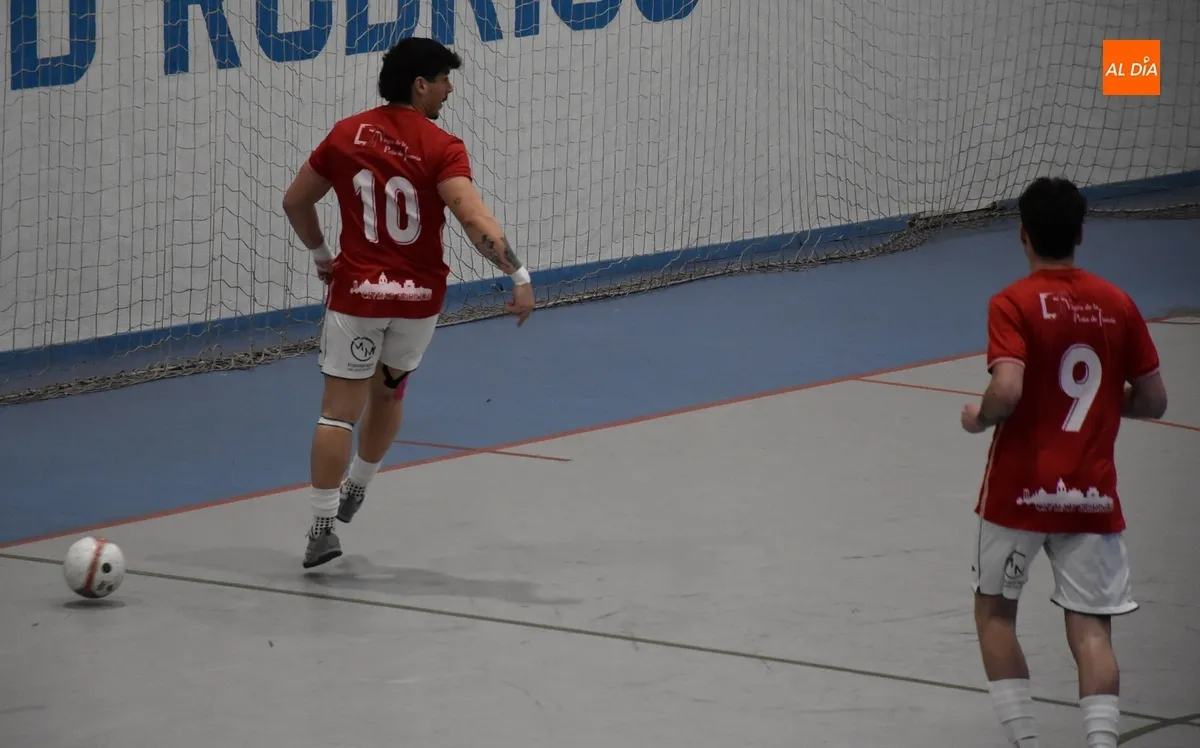 Foto 3 - El III Senior gana a La Ba&ntilde;eza, con p&oacute;ker incluido de Asier, un encuentro que dej&oacute; hilado en la 1&ordf; parte