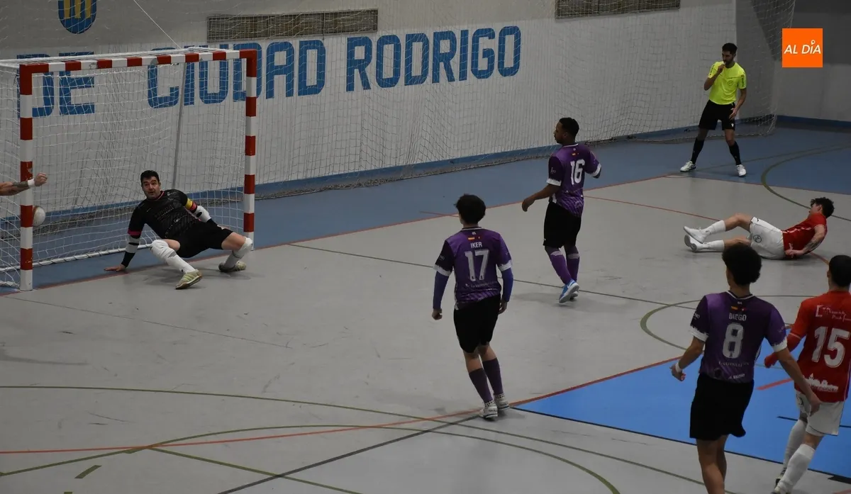 Foto 6 - El III Senior gana a La Ba&ntilde;eza, con p&oacute;ker incluido de Asier, un encuentro que dej&oacute; hilado en la 1&ordf; parte