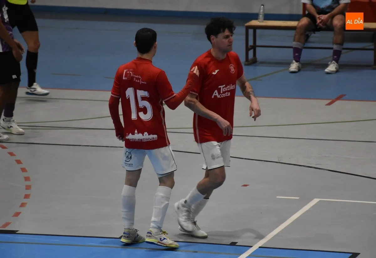 Foto 8 - El III Senior gana a La Ba&ntilde;eza, con p&oacute;ker incluido de Asier, un encuentro que dej&oacute; hilado en la 1&ordf; parte
