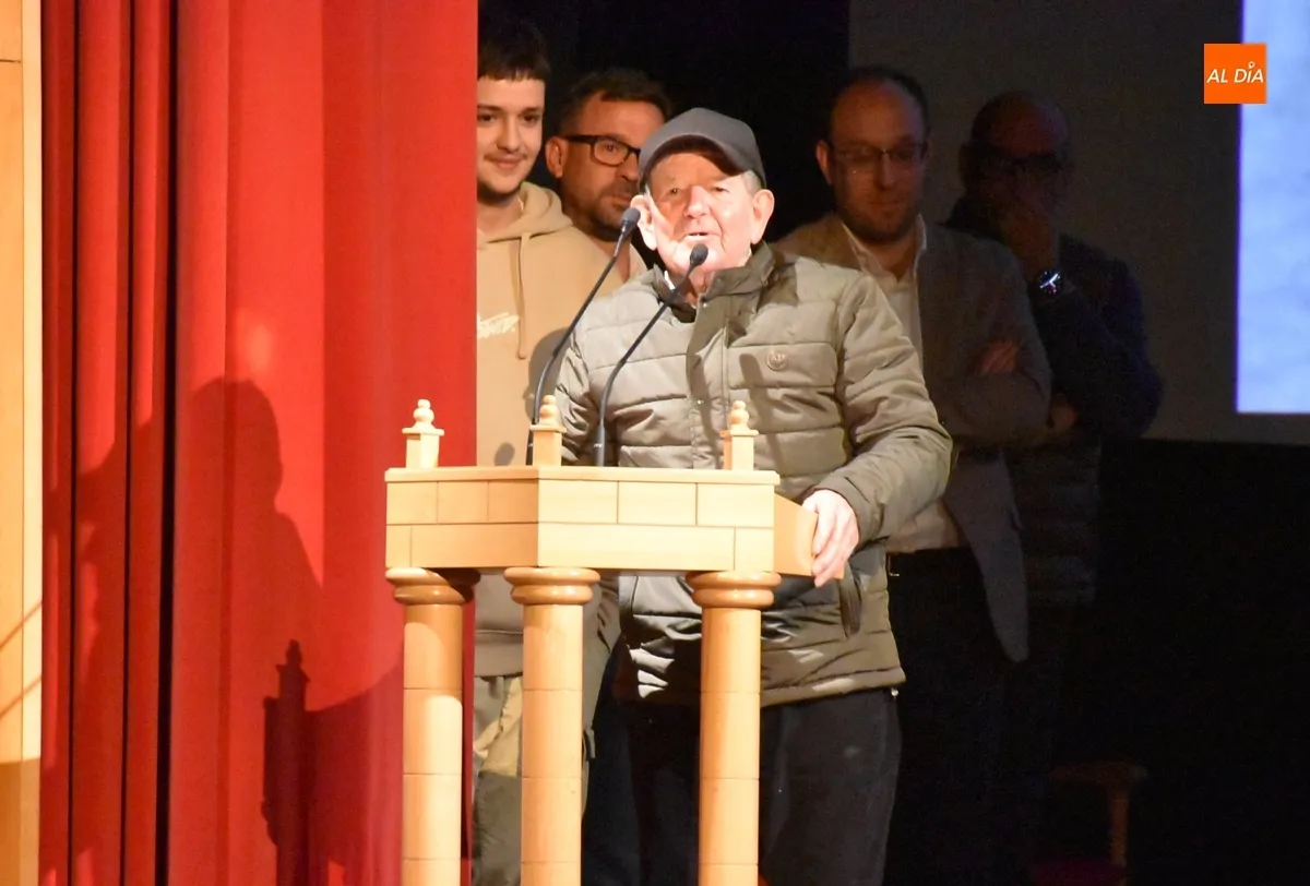Foto 6 - Seraf&iacute;n Bernal empieza a ser homenajeado por su larga trayectoria como montador de tablaos