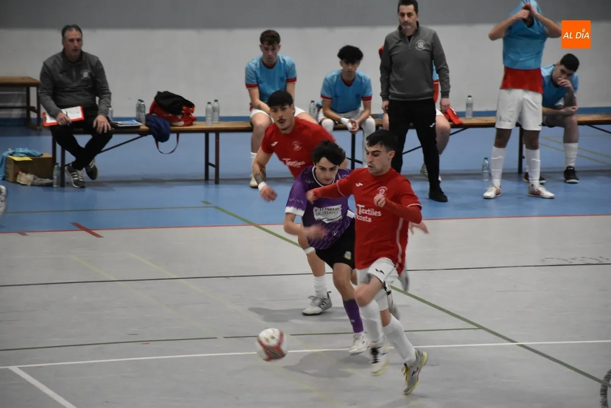 Foto 10 - El III Senior gana a La Ba&ntilde;eza, con p&oacute;ker incluido de Asier, un encuentro que dej&oacute; hilado en la 1&ordf; parte