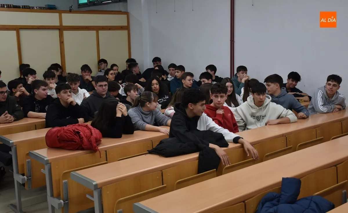 Foto 2 - El IES Tierra redondea su Semana de la Orientaci&oacute;n con las Ingenier&iacute;as como protagonistas