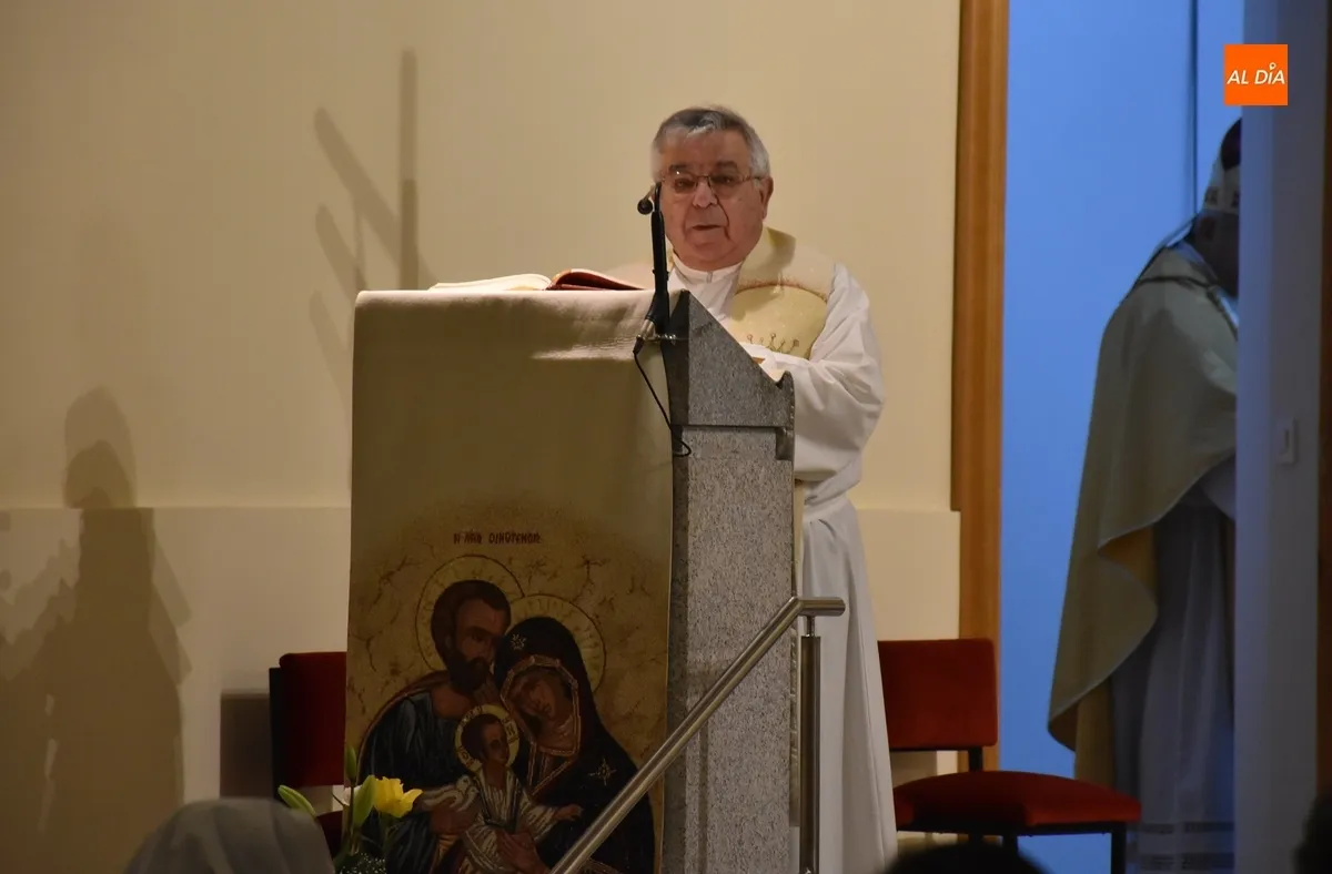 Foto 2 - Las religiosas renuevan su consagraci&oacute;n en una celebraci&oacute;n presida por el Obispo