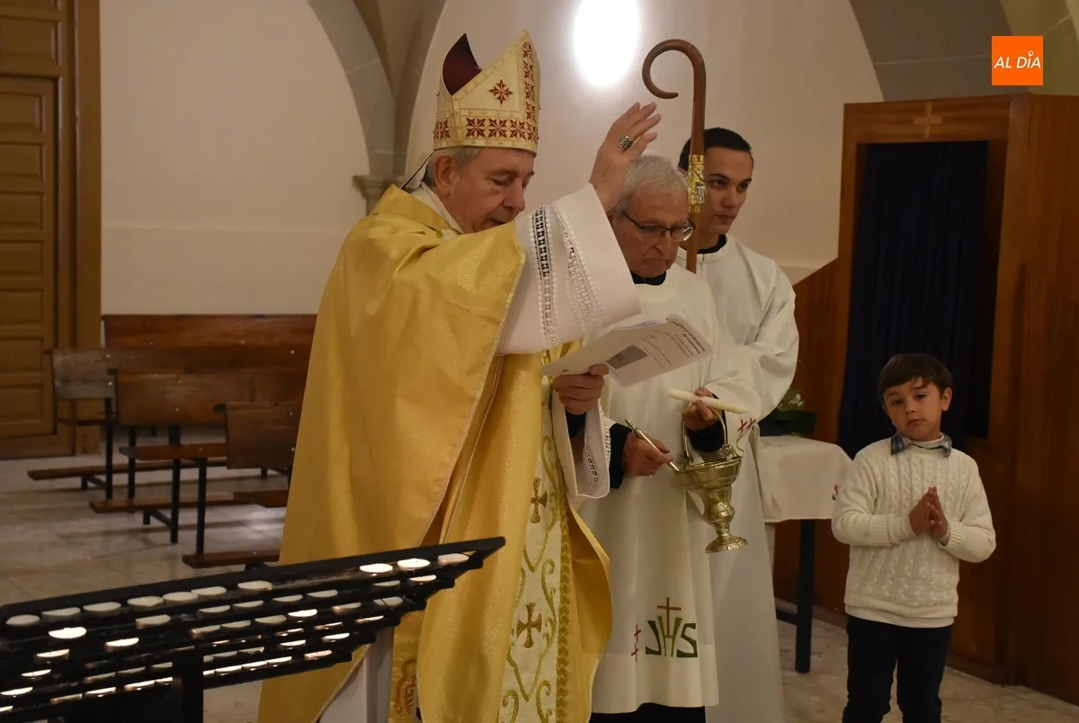 Foto 4 - Las religiosas renuevan su consagraci&oacute;n en una celebraci&oacute;n presida por el Obispo
