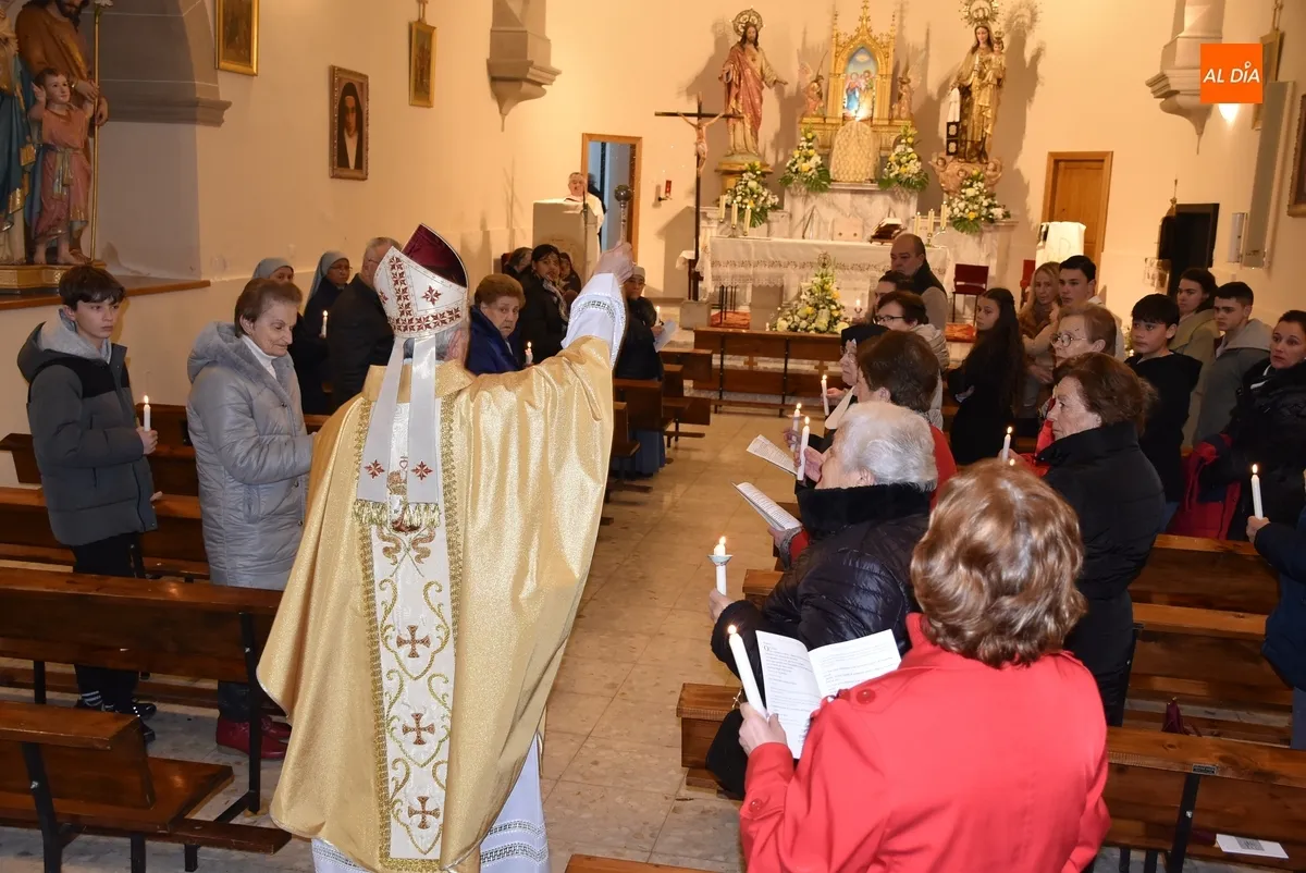 Foto 6 - Las religiosas renuevan su consagraci&oacute;n en una celebraci&oacute;n presida por el Obispo