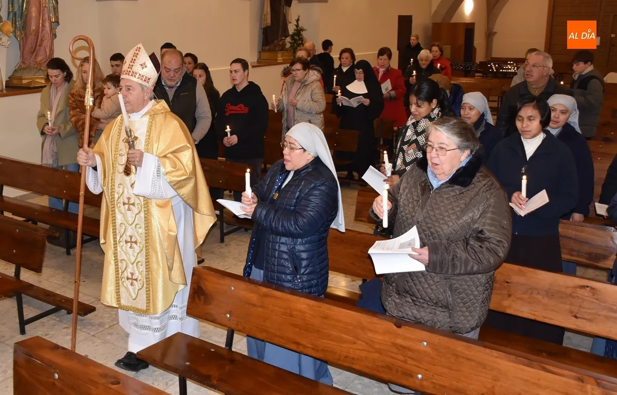 Foto 10 - Las religiosas renuevan su consagraci&oacute;n en una celebraci&oacute;n presida por el Obispo