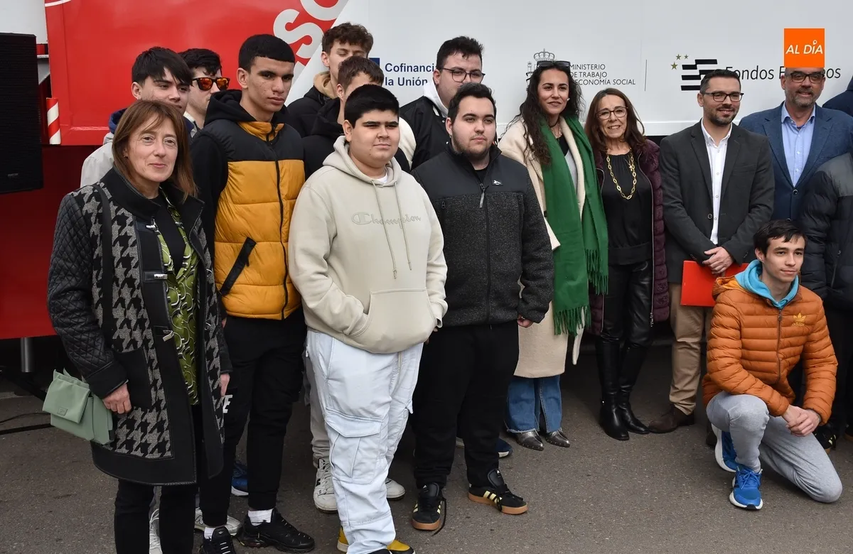 Foto 8 - Los alumnos de FP de los IES mirobrigenses &lsquo;viajan&rsquo; a Marte para rescatar a Erica Midas