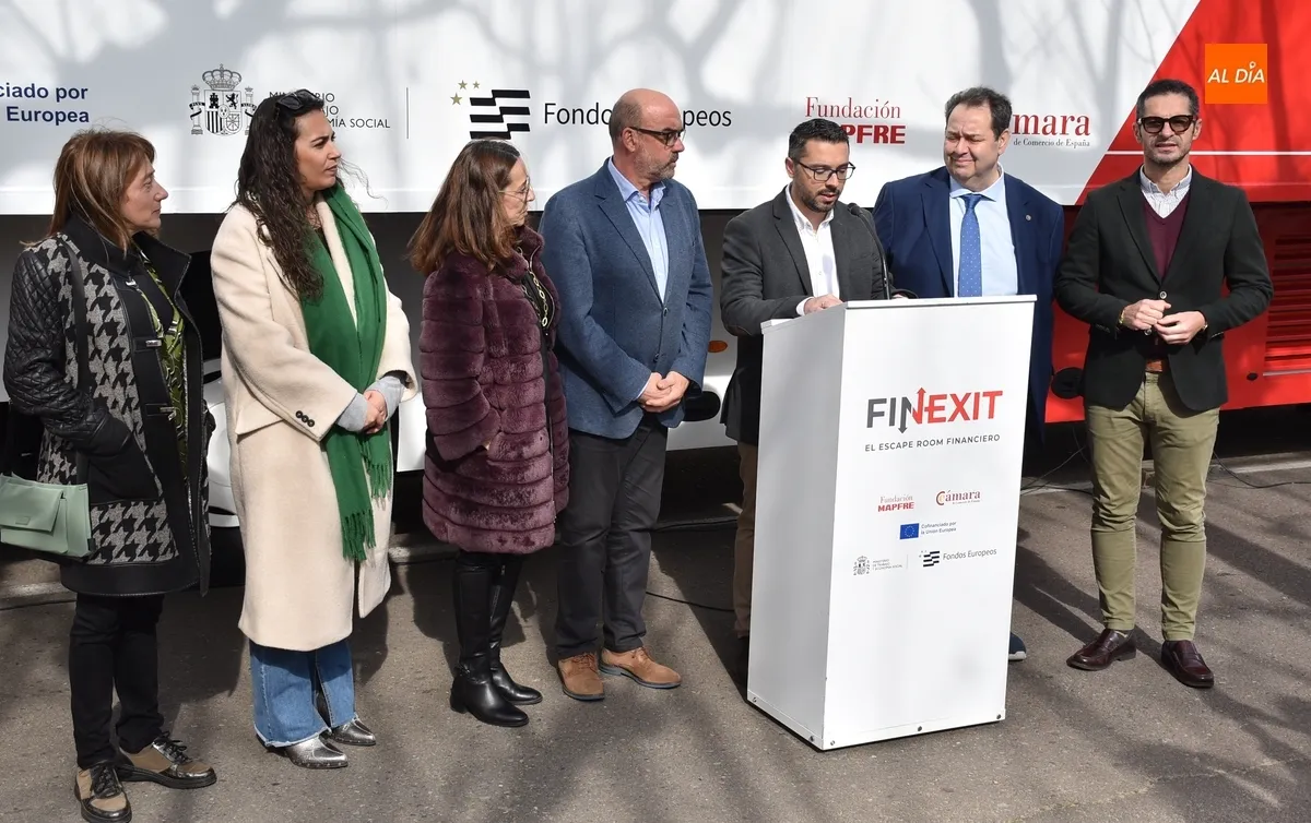 Foto 10 - Los alumnos de FP de los IES mirobrigenses &lsquo;viajan&rsquo; a Marte para rescatar a Erica Midas