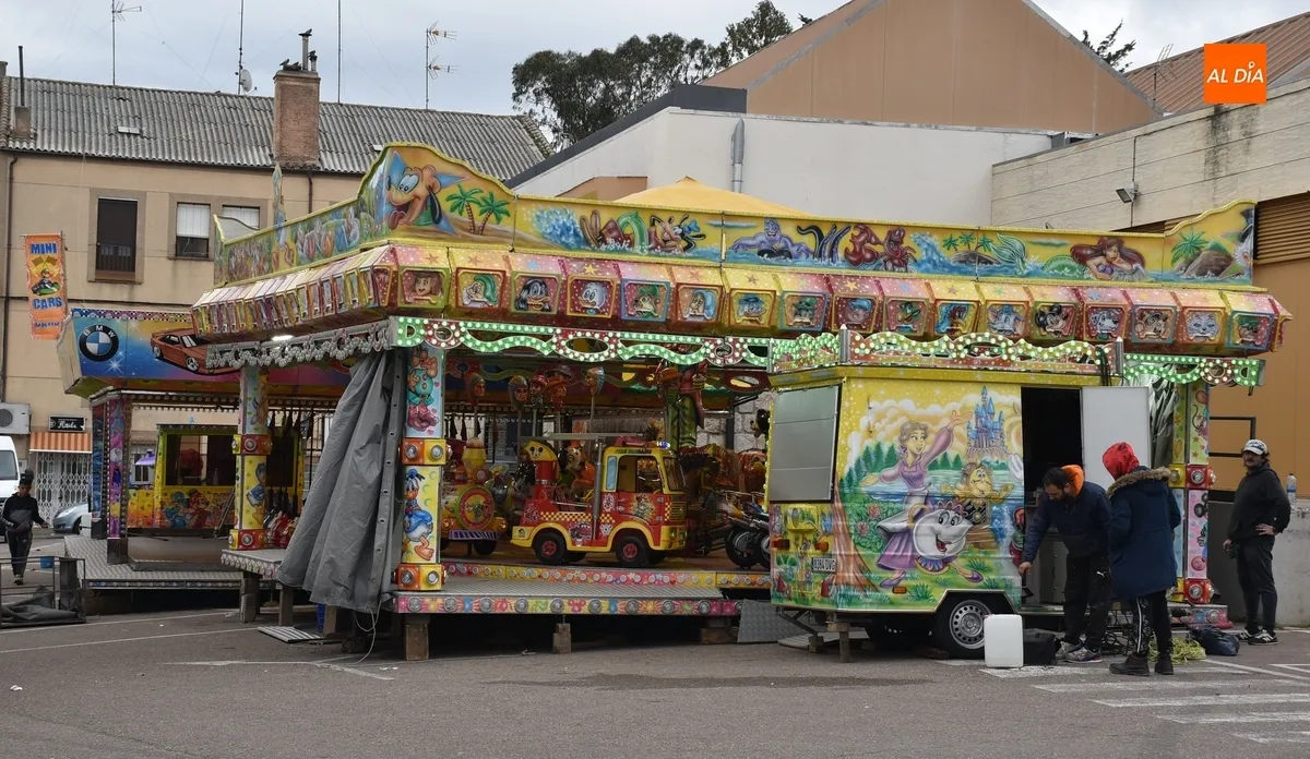 Foto 5 - En marcha el gran desembarco de atracciones carnavaleras