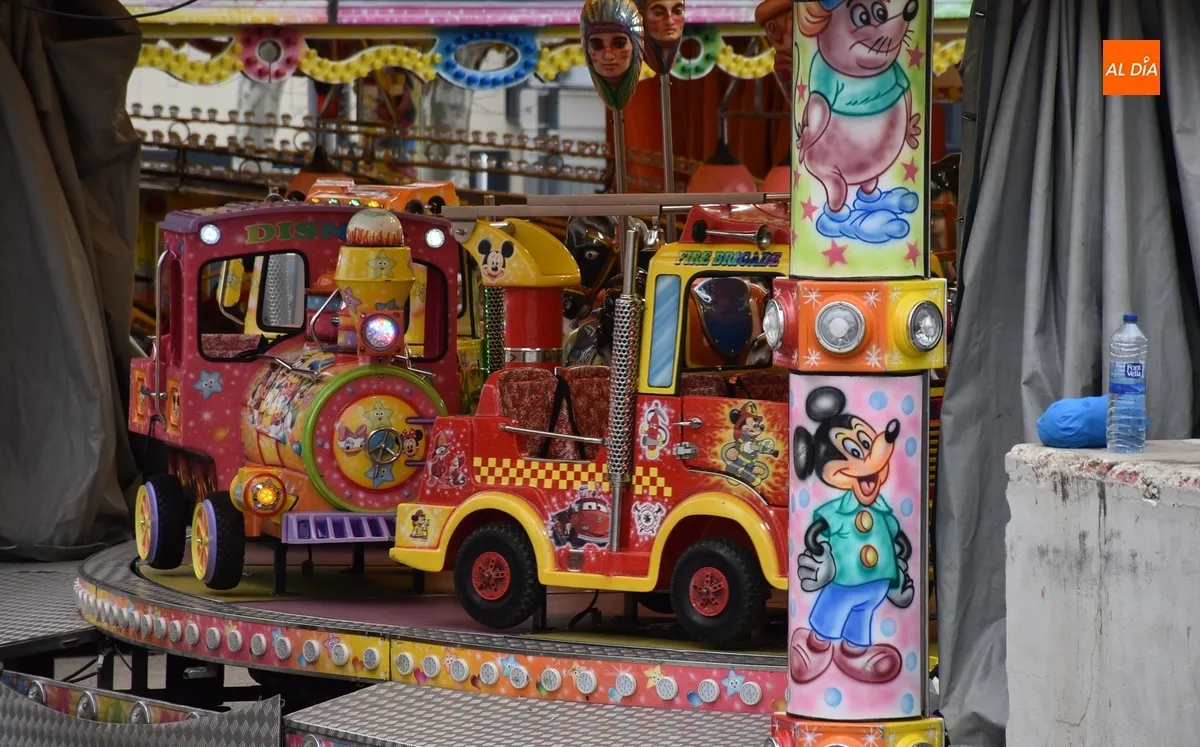 Foto 6 - En marcha el gran desembarco de atracciones carnavaleras