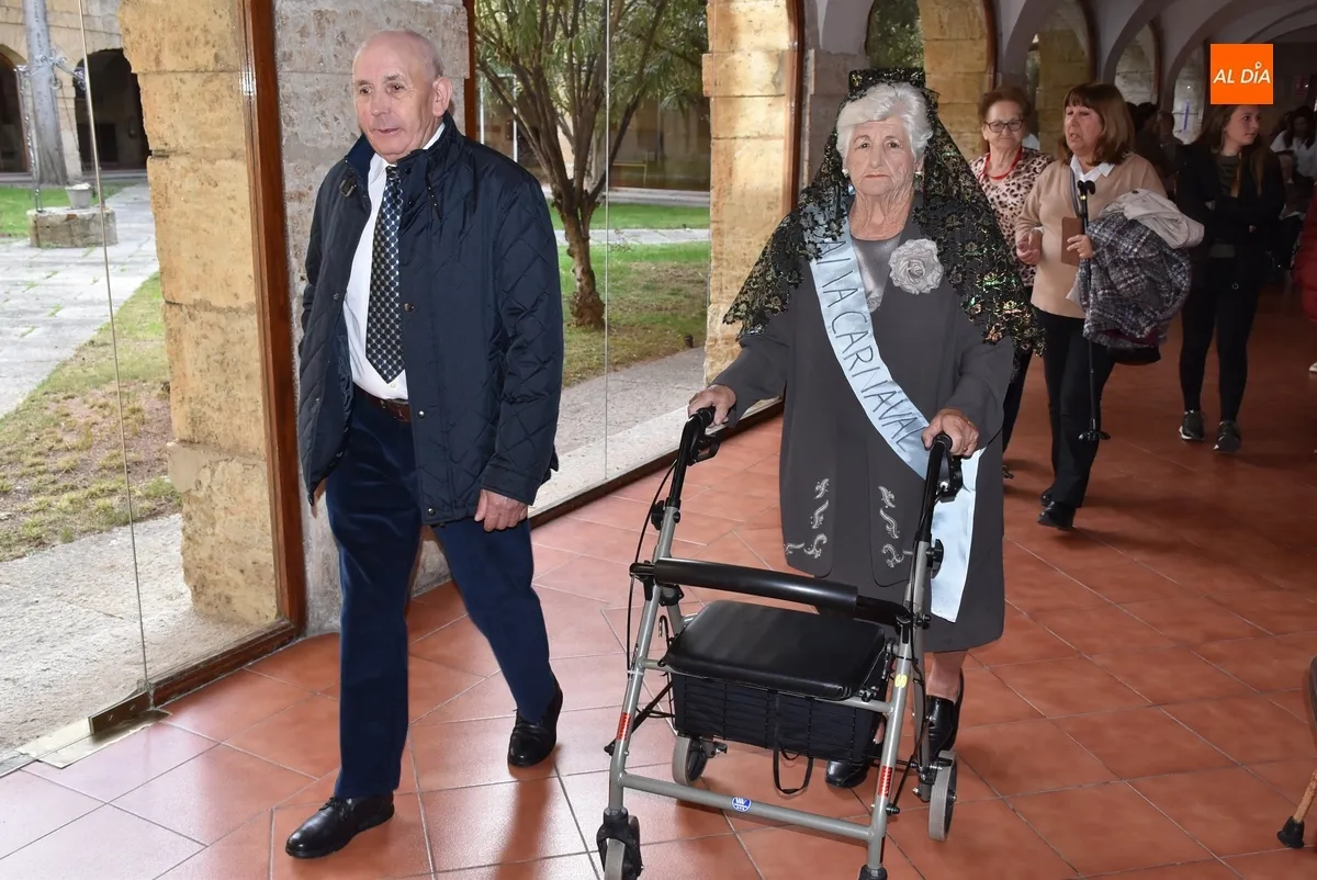 Foto 2 - To&ntilde;i Garc&iacute;a Miguel repasa sus 47 a&ntilde;os en la Residencia Mixta en su preg&oacute;n para el centro