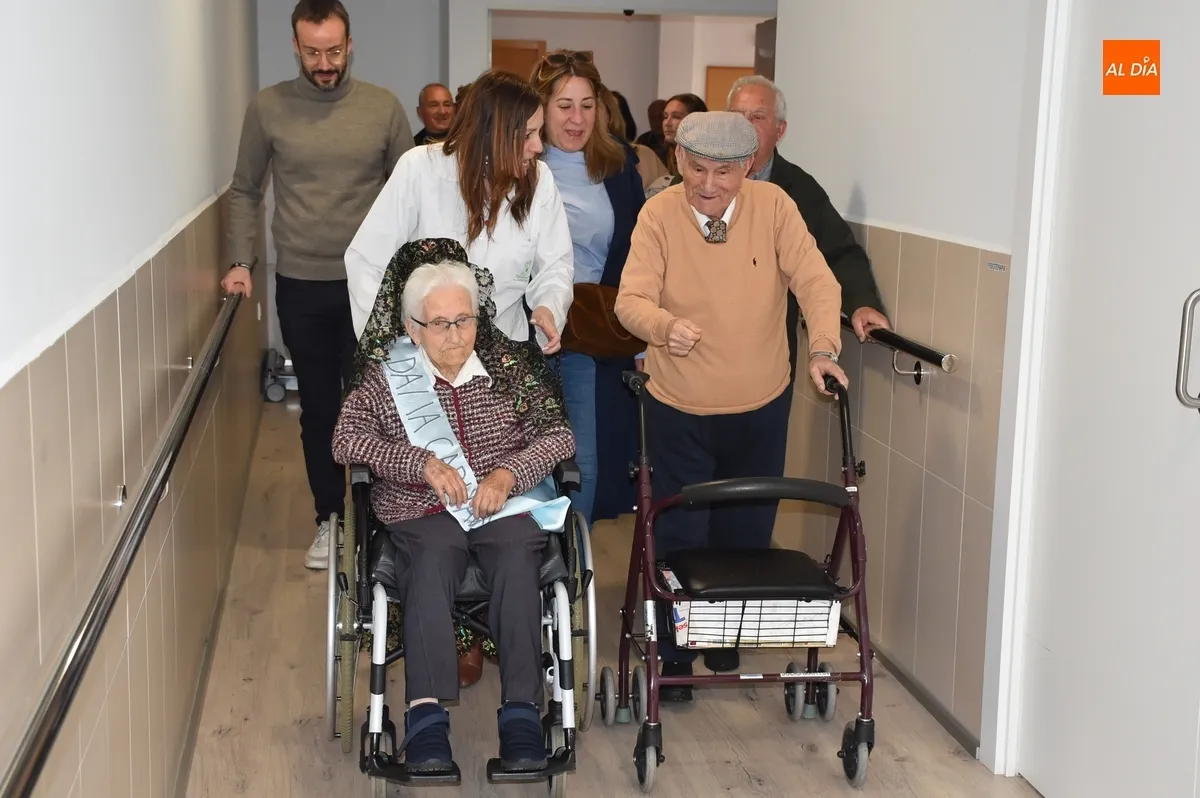 Foto 5 - To&ntilde;i Garc&iacute;a Miguel repasa sus 47 a&ntilde;os en la Residencia Mixta en su preg&oacute;n para el centro