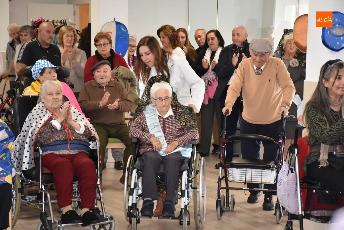 Foto 9 - To&ntilde;i Garc&iacute;a Miguel repasa sus 47 a&ntilde;os en la Residencia Mixta en su preg&oacute;n para el centro