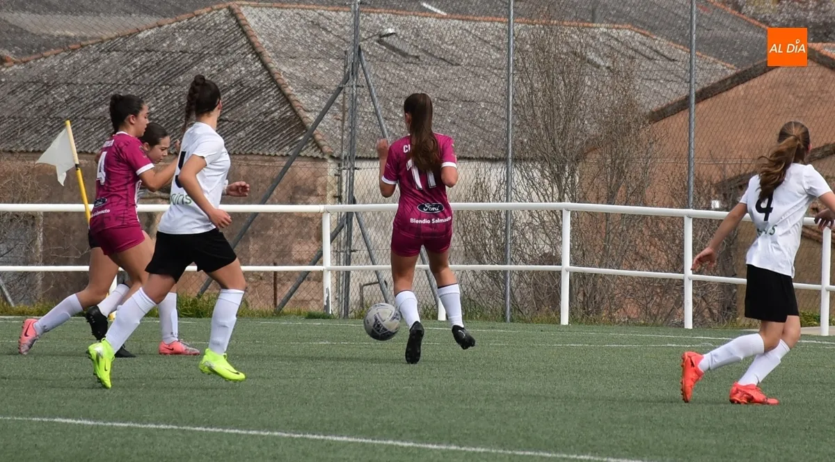 Foto 8 - El Infantil Femenino del Ciudad Rodrigo logra con un gran partido su victoria m&aacute;s holgada del curso
