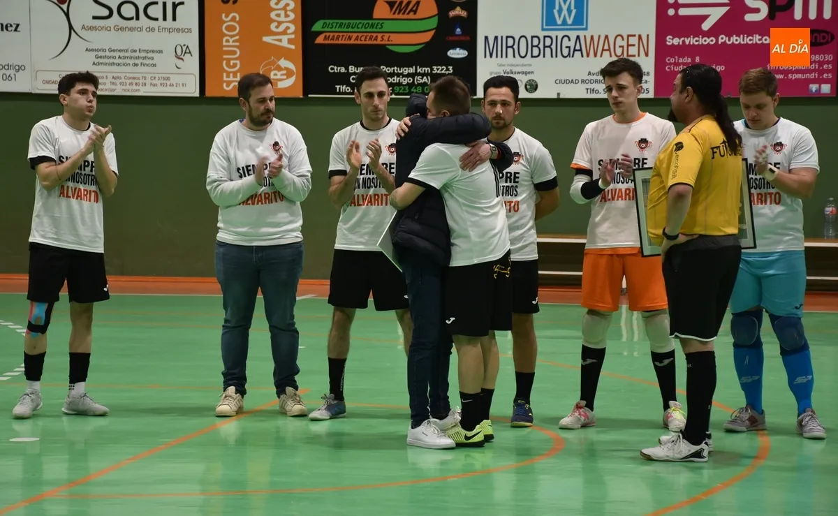 Foto 6 - El Mir&oacute;briga Futsal rinde homenaje a &Aacute;lvaro P&eacute;rez Ortega, cuyo recuerdo quedar&aacute; en Conde de Fox&aacute;