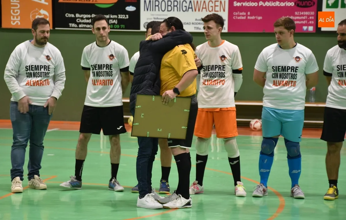 Foto 9 - El Mir&oacute;briga Futsal rinde homenaje a &Aacute;lvaro P&eacute;rez Ortega, cuyo recuerdo quedar&aacute; en Conde de Fox&aacute;