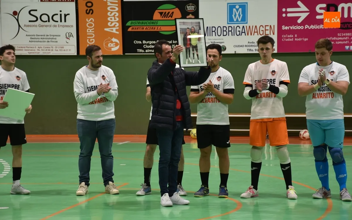 Foto 10 - El Mir&oacute;briga Futsal rinde homenaje a &Aacute;lvaro P&eacute;rez Ortega, cuyo recuerdo quedar&aacute; en Conde de Fox&aacute;
