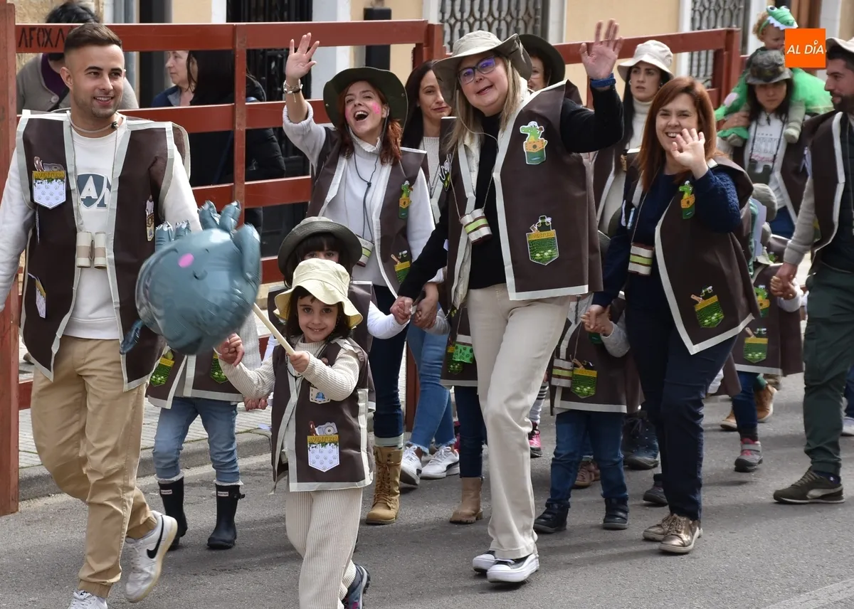 Foto 7 - Misioneras-Santa Teresa viaja por el mundo de la literatura para recibir el Carnaval 2025
