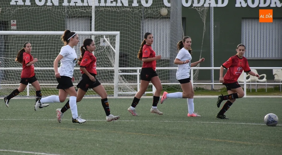 Foto 10 - El Infantil Femenino del Ciudad Rodrigo gana el partido aplazado en enero y adelantado al Carnaval