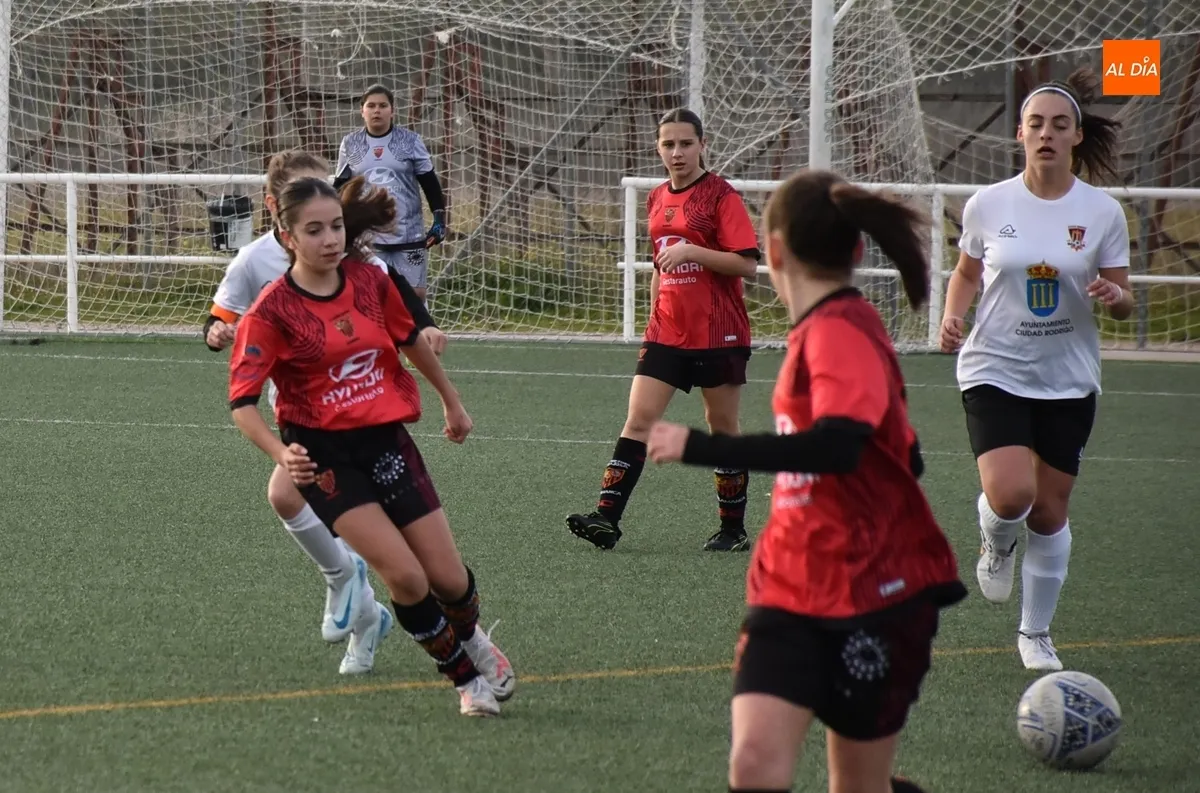 Foto 11 - El Infantil Femenino del Ciudad Rodrigo gana el partido aplazado en enero y adelantado al Carnaval