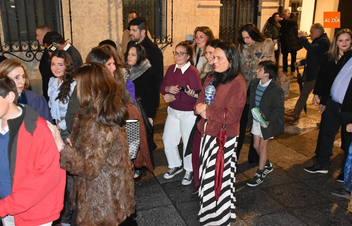 Foto 4 - La Familia De la Puerta triunfa con caballo incluido sobre el escenario del Teatro Nuevo