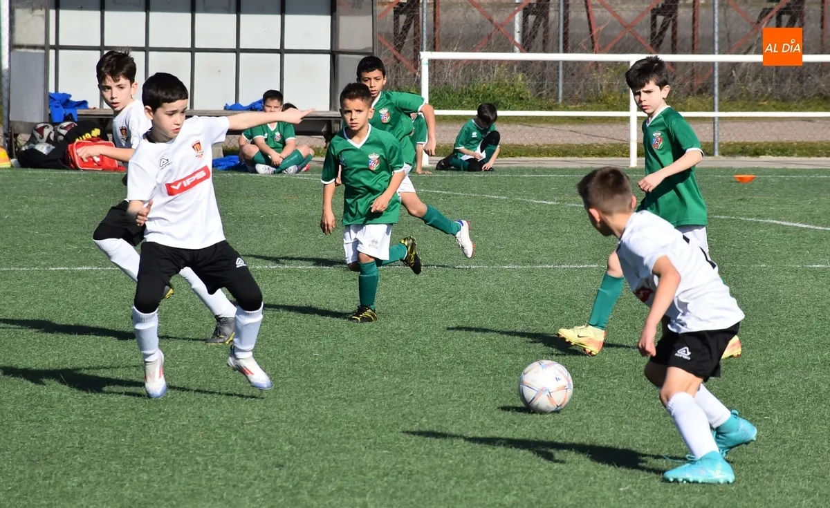Foto 2 - #M [7-9 FEB] El Ciudad Rodrigo saca dos victorias en su triple choque ante Villares de la Reina