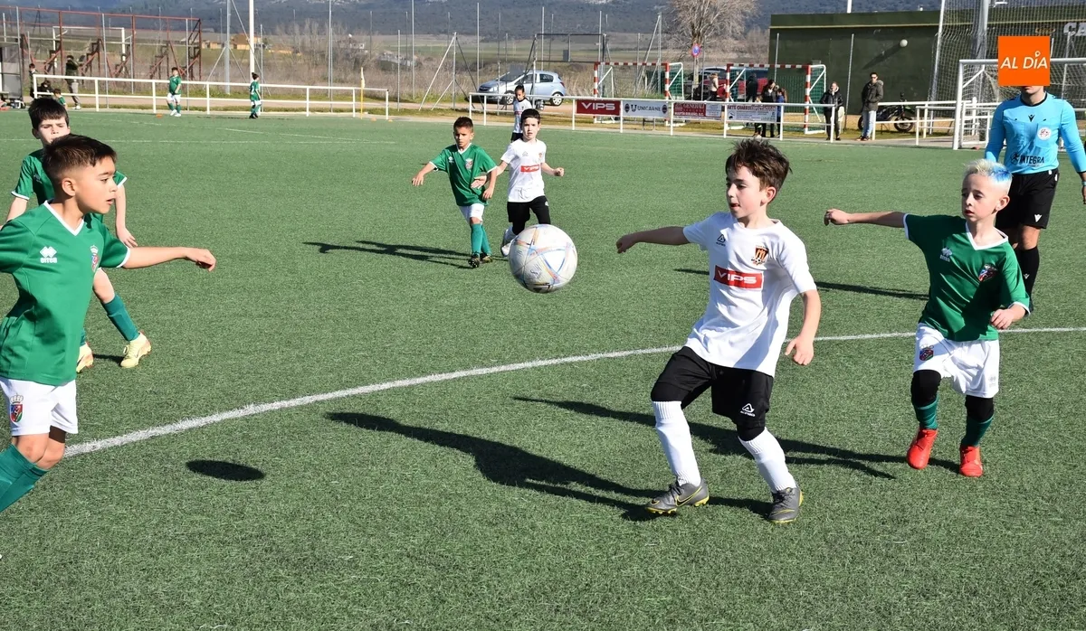 Foto 6 - #M [7-9 FEB] El Ciudad Rodrigo saca dos victorias en su triple choque ante Villares de la Reina