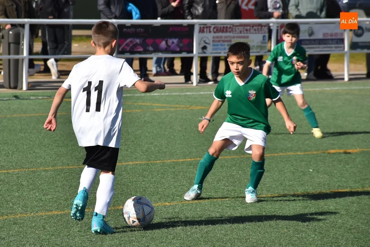Foto 9 - #M [7-9 FEB] El Ciudad Rodrigo saca dos victorias en su triple choque ante Villares de la Reina