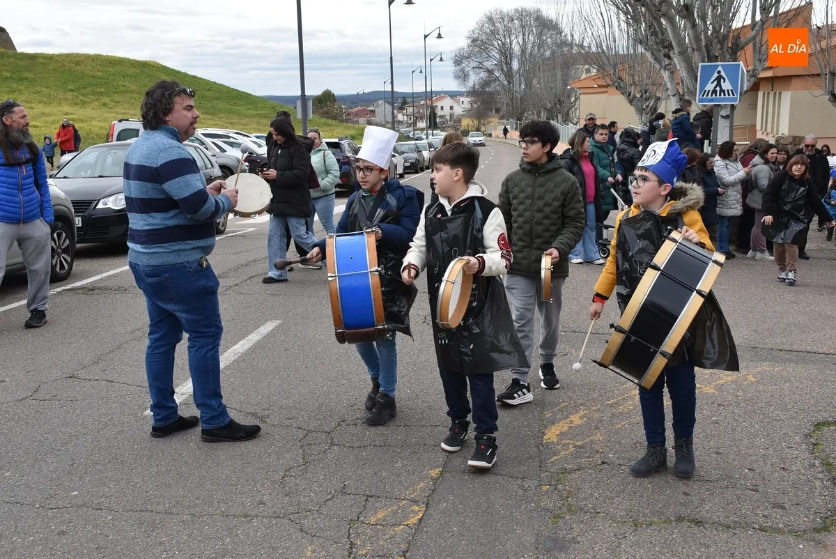 Foto 2 - Los alumnos de la Escuela de M&uacute;sica cocinan un variado men&uacute; de ritmos para animar la tarde
