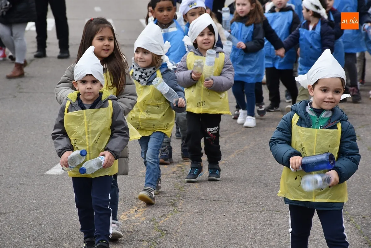 Foto 5 - Los alumnos de la Escuela de M&uacute;sica cocinan un variado men&uacute; de ritmos para animar la tarde