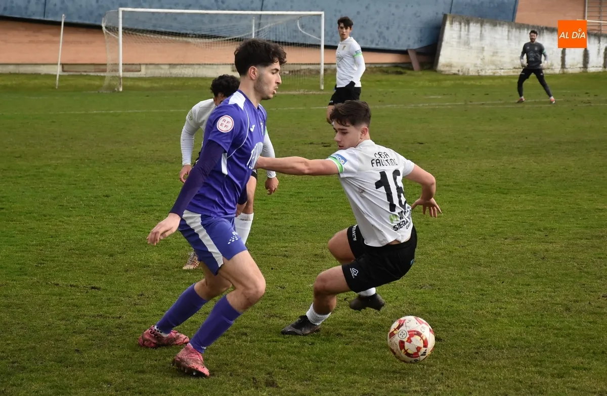 Foto 8 - Un doblete de Alberto Garc&iacute;a da al Ciudad Rodrigo una esperanzadora 1&ordf; victoria en 2025