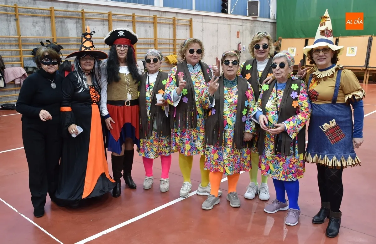 Foto 5 - Amanecer festeja el Carnaval homenajeando a Conrado y con su propia Corte de Honor