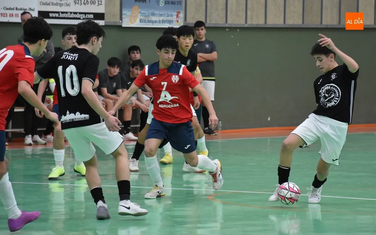 Foto 8 - Apote&oacute;sica victoria del III Cadete ante Tierno marcando el gol decisivo a menos de 2&rdquo; para el final