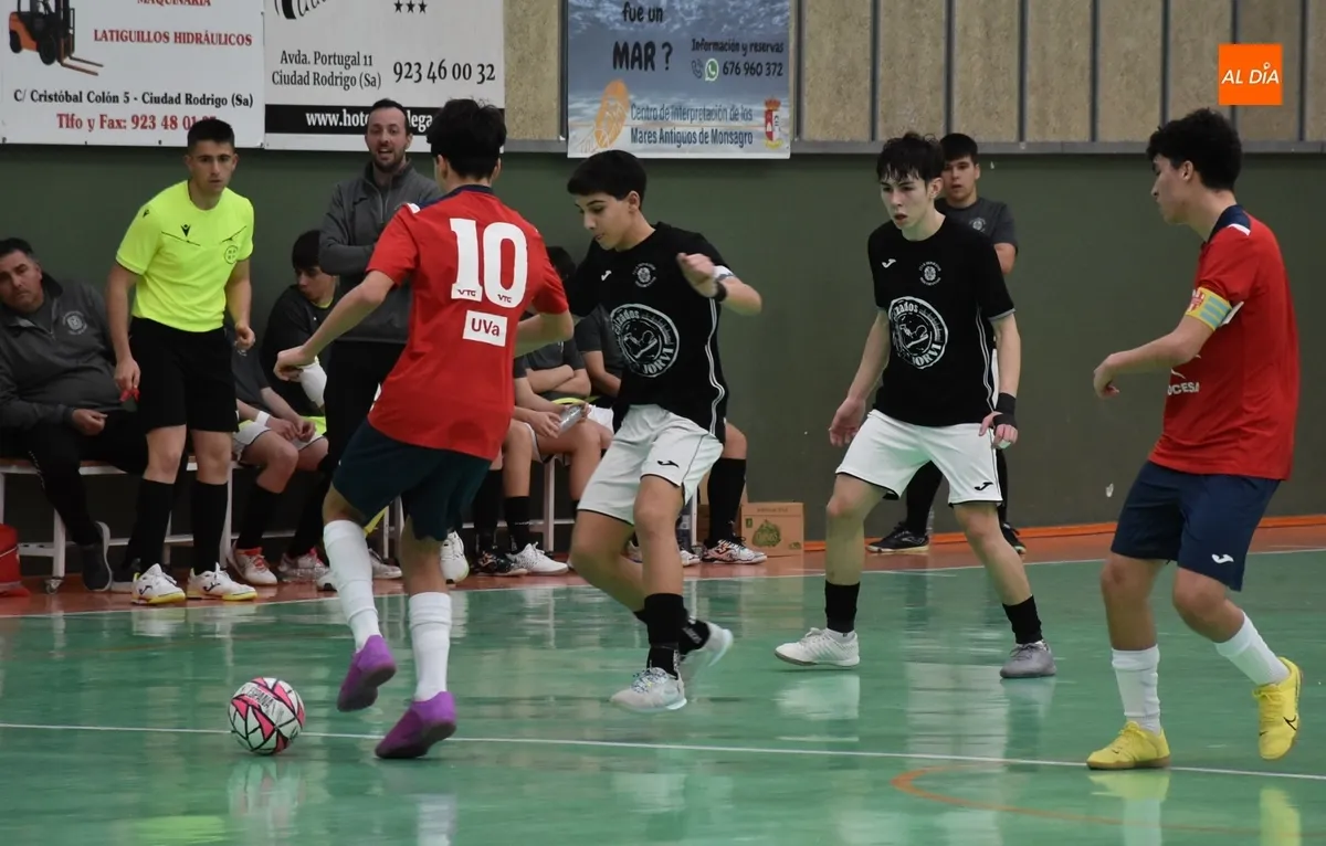 Foto 9 - Apote&oacute;sica victoria del III Cadete ante Tierno marcando el gol decisivo a menos de 2&rdquo; para el final