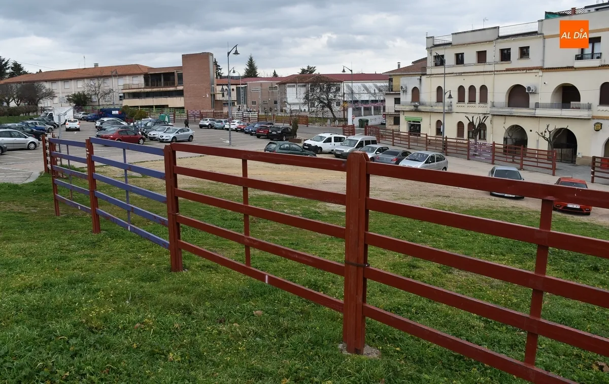 Foto 6 - Dispuestas las 16 casetas de pe&ntilde;as del Paseo Fernando Arrabal