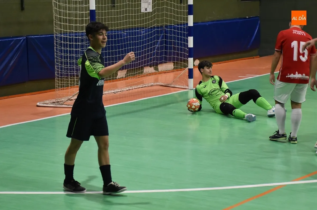 Foto 3 - El III Juvenil empata a 2&rdquo; para el final su duelo fraticida de los Juegos Escolares ante el III Cadete