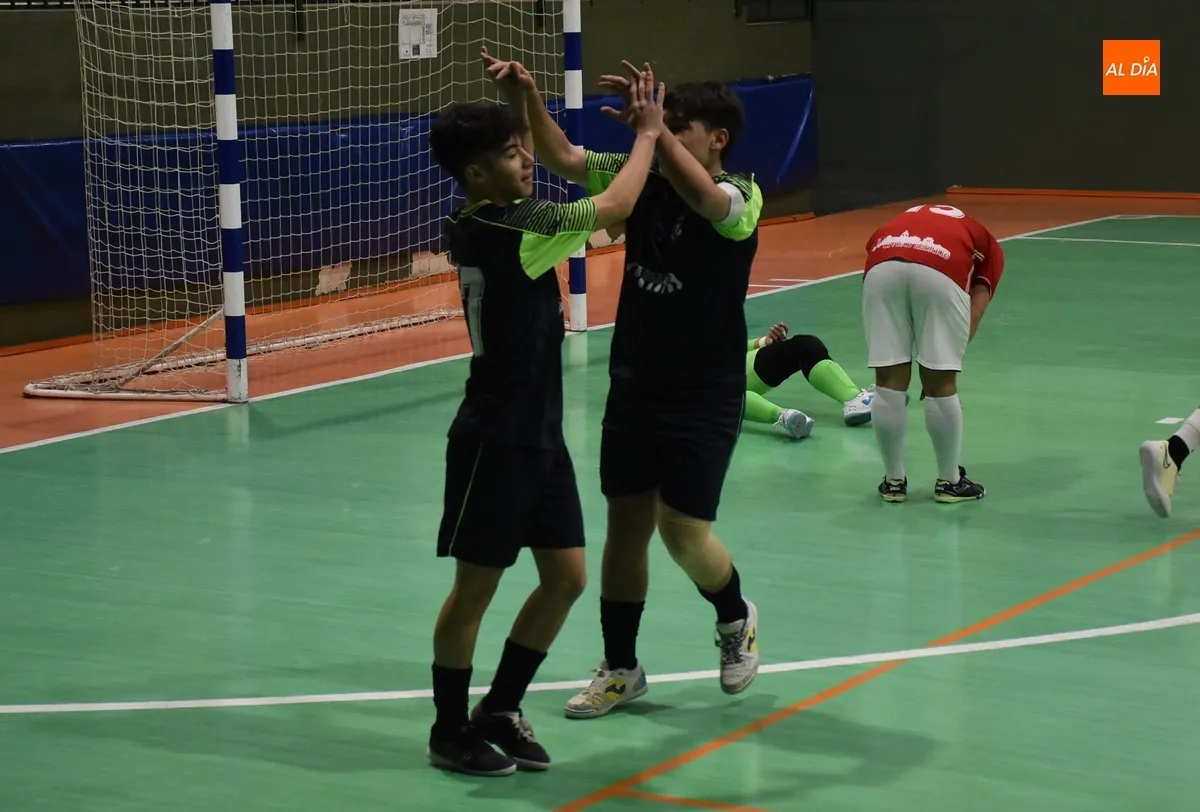 Foto 4 - El III Juvenil empata a 2&rdquo; para el final su duelo fraticida de los Juegos Escolares ante el III Cadete