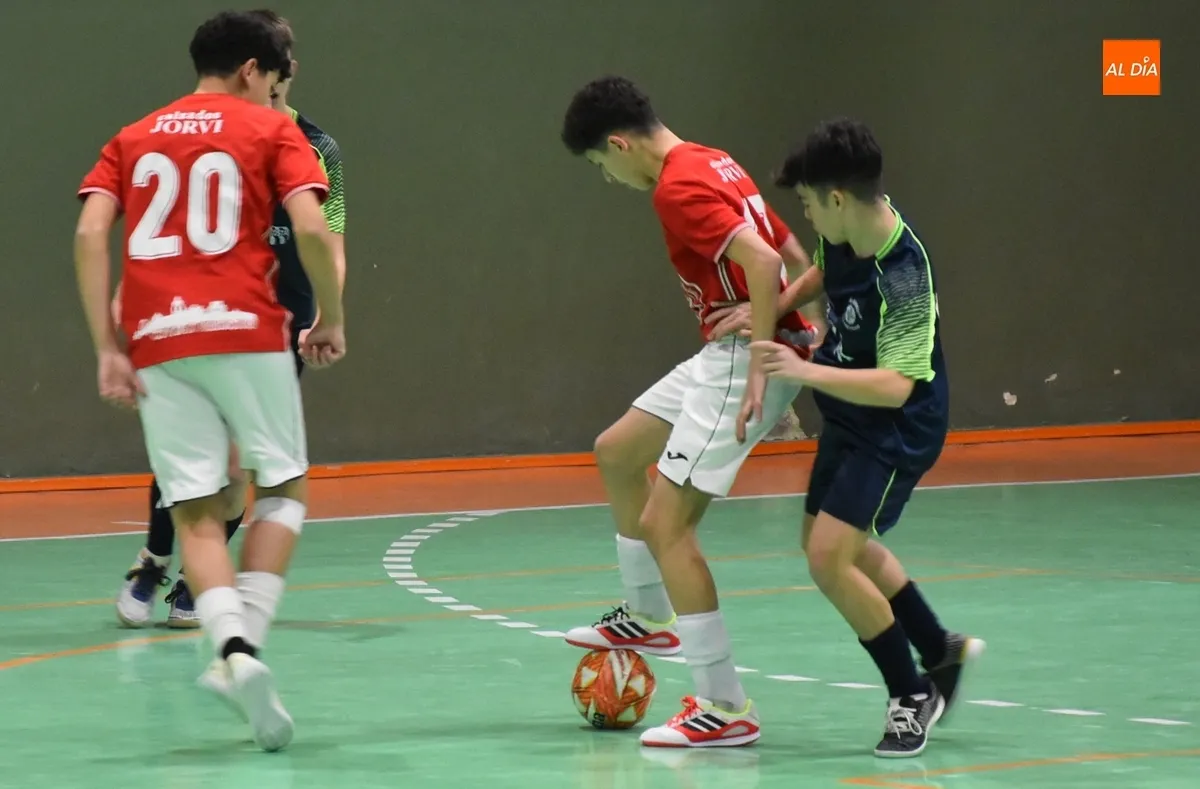 Foto 7 - El III Juvenil empata a 2&rdquo; para el final su duelo fraticida de los Juegos Escolares ante el III Cadete