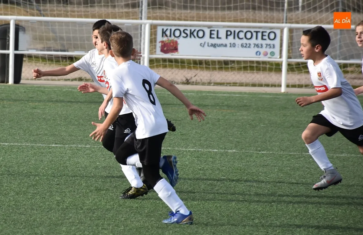 Foto 5 - El Ciudad Rodrigo gana en benjamines y Alba de Tormes en juveniles en el doble duelo entre ambos clubes