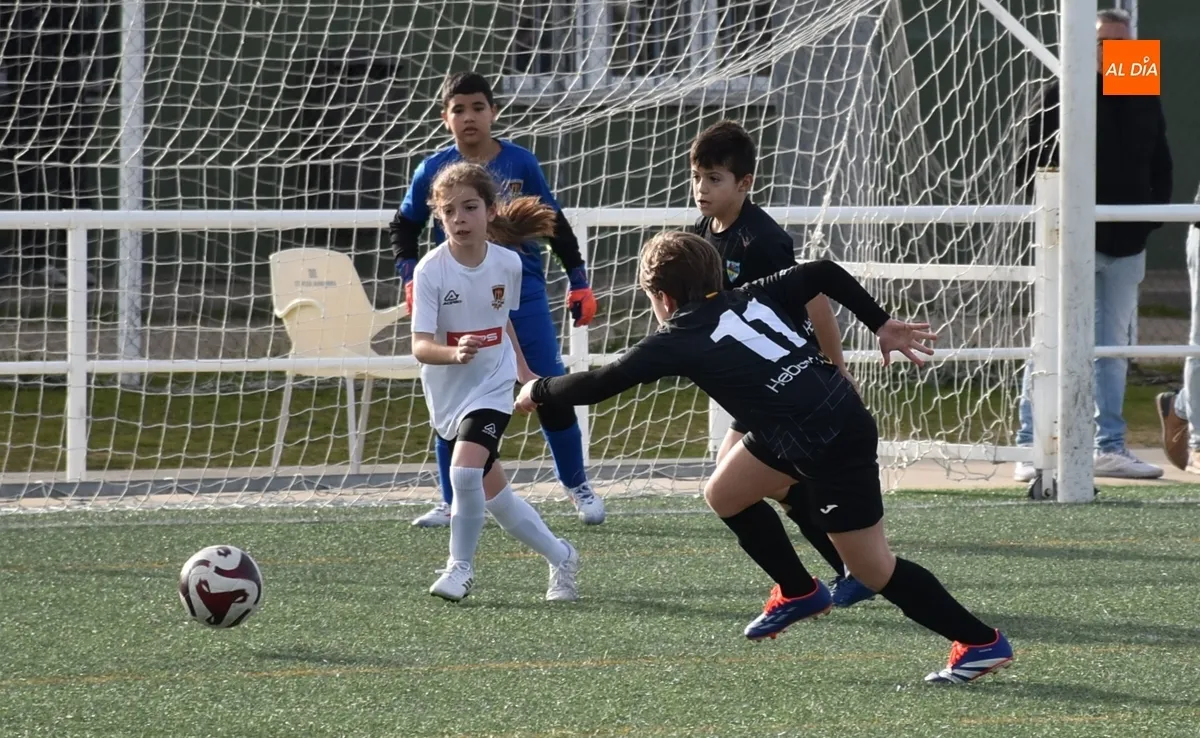 Foto 11 - El Ciudad Rodrigo gana en benjamines y Alba de Tormes en juveniles en el doble duelo entre ambos clubes