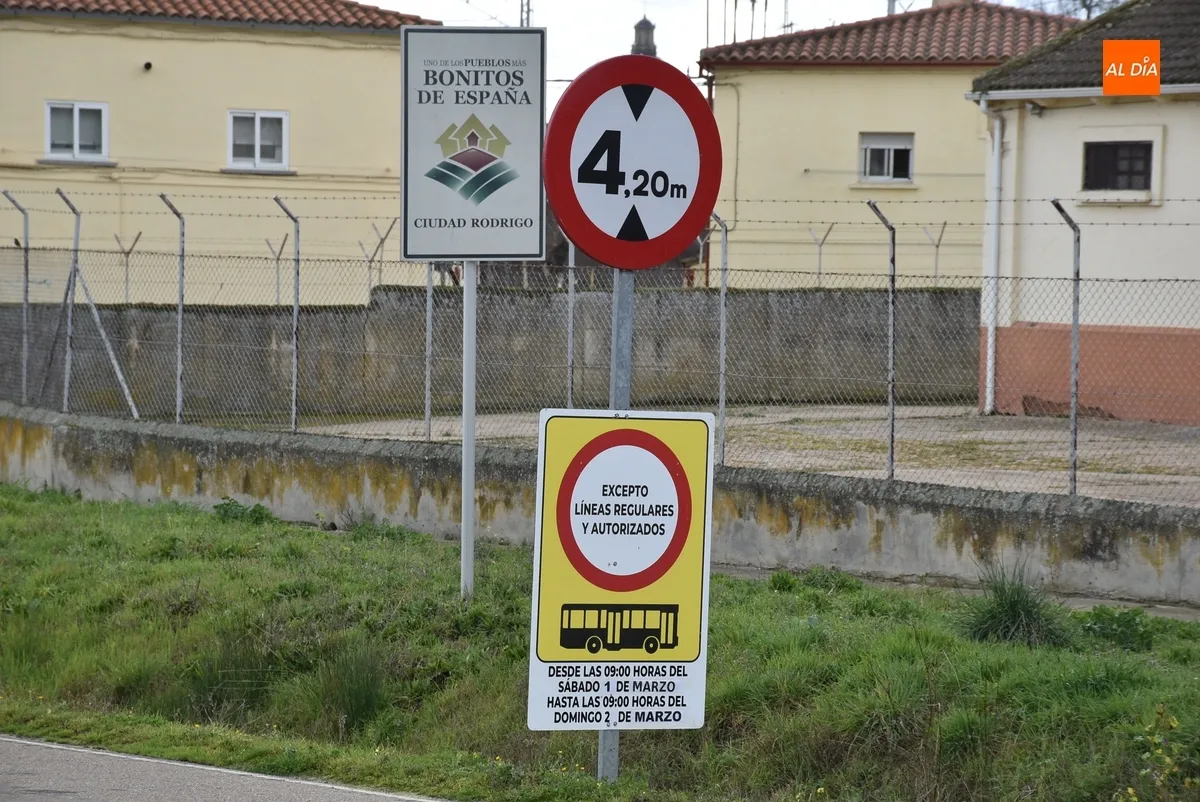 Foto 4 - Vallada la Plazuela de Amayuelas para evitar que se convierta en un punto de botell&oacute;n
