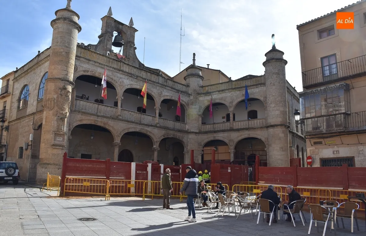 Foto 7 - Empieza a configurarse el &lsquo;rect&aacute;ngulo m&aacute;gico&rsquo; con el montaje de las primeras barreras