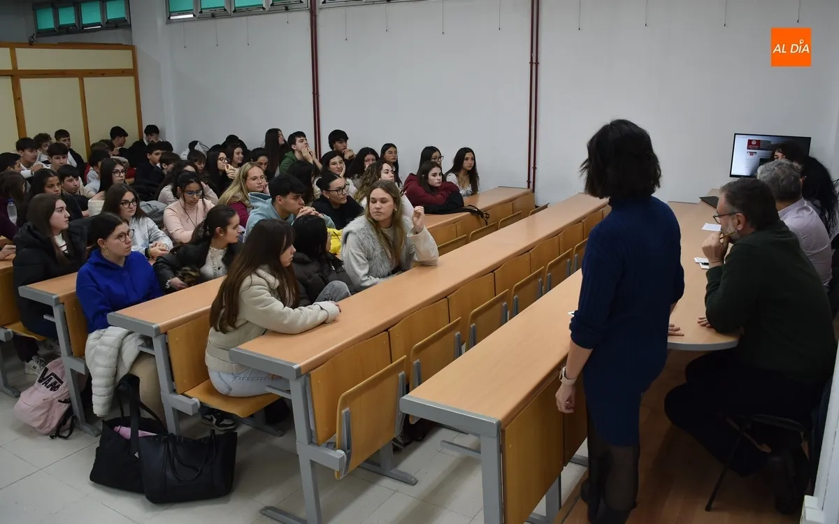 Foto 4 - El IES Tierra orienta a sus alumnos sobre su futuro con una semana especial