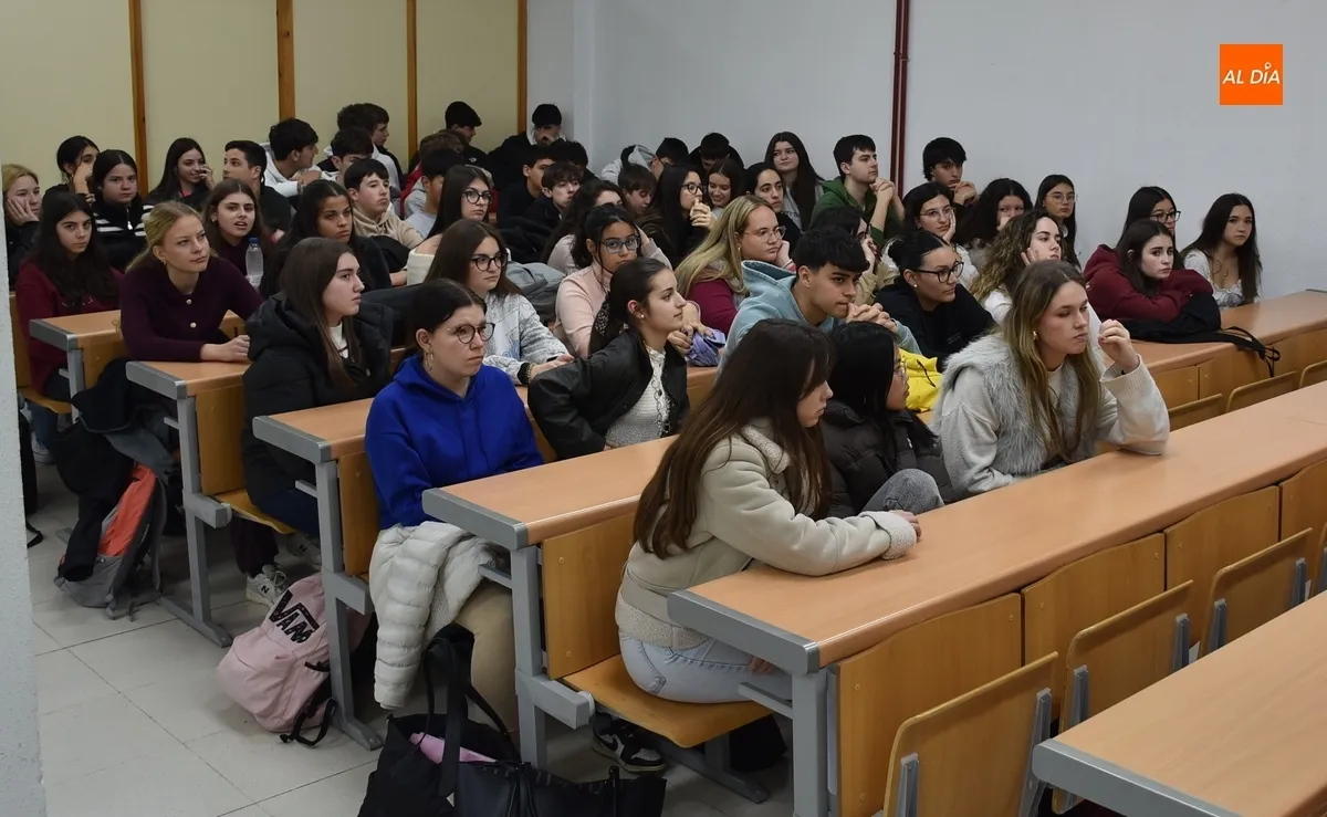 Foto 5 - El IES Tierra orienta a sus alumnos sobre su futuro con una semana especial