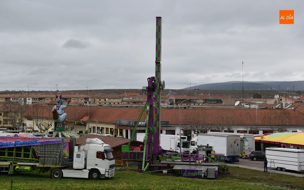 Foto 6 - Completada la instalaci&oacute;n de las agujas carnavaleras a falta de las &lsquo;cr&iacute;ticas&rsquo;
