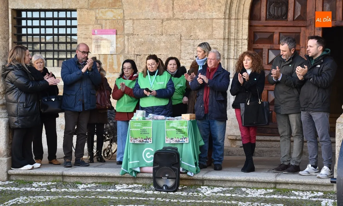 Foto 7 - La AECC sale a la calle a conmemorar el D&iacute;a Mundial contra el C&aacute;ncer