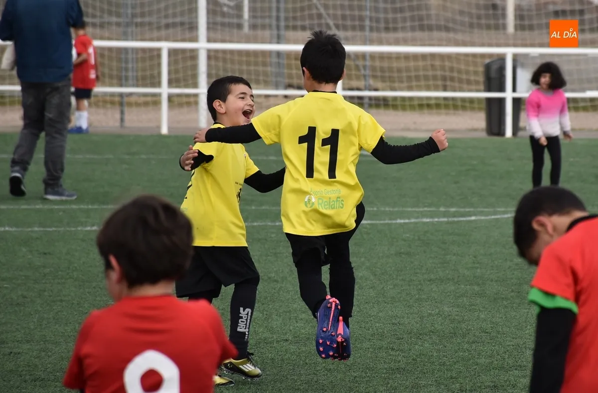 Foto 7 - La 2&ordf; Liga Comarcal del Ciudad Rodrigo vive con gran ambiente su puesta de largo