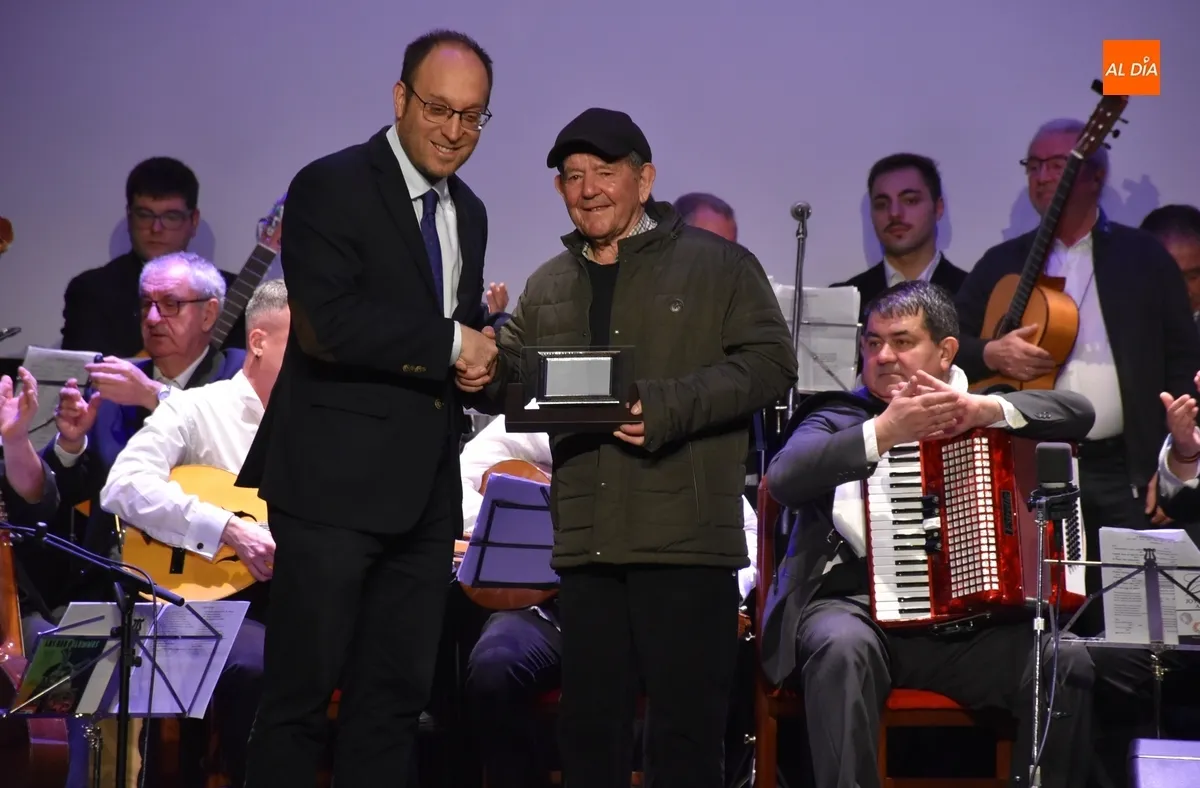 Foto 4 - Redondeado el homenaje al hist&oacute;rico montador de tablaos Seraf&iacute;n Bernal
